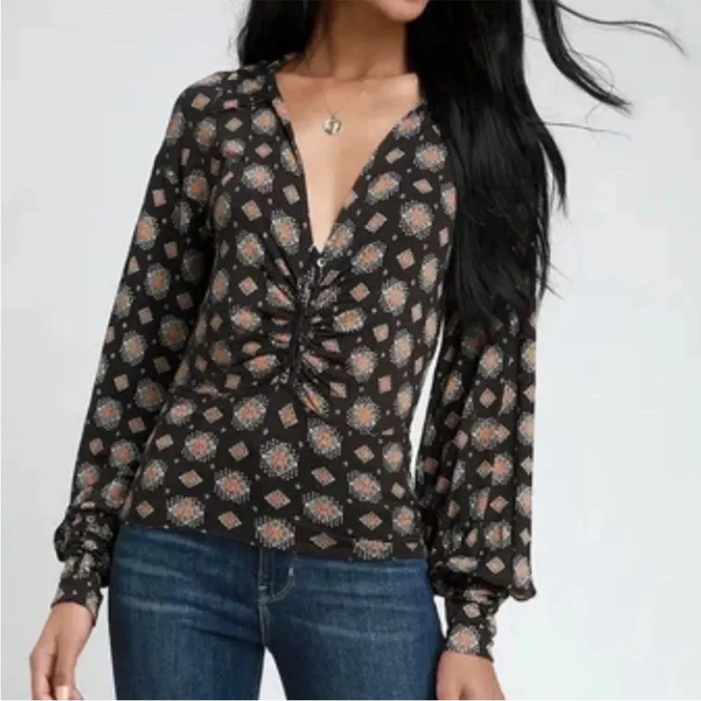 FREE PEOPLE FLATTERING PARTY TOP BOHO WASHED BLACK PRINT LONG SLEEVE LIGHTWEIGHT